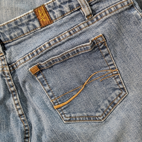 Aura Wrangler Bootcut Midrise Denim Jeans - 16 Avg - Picture 4 of 7